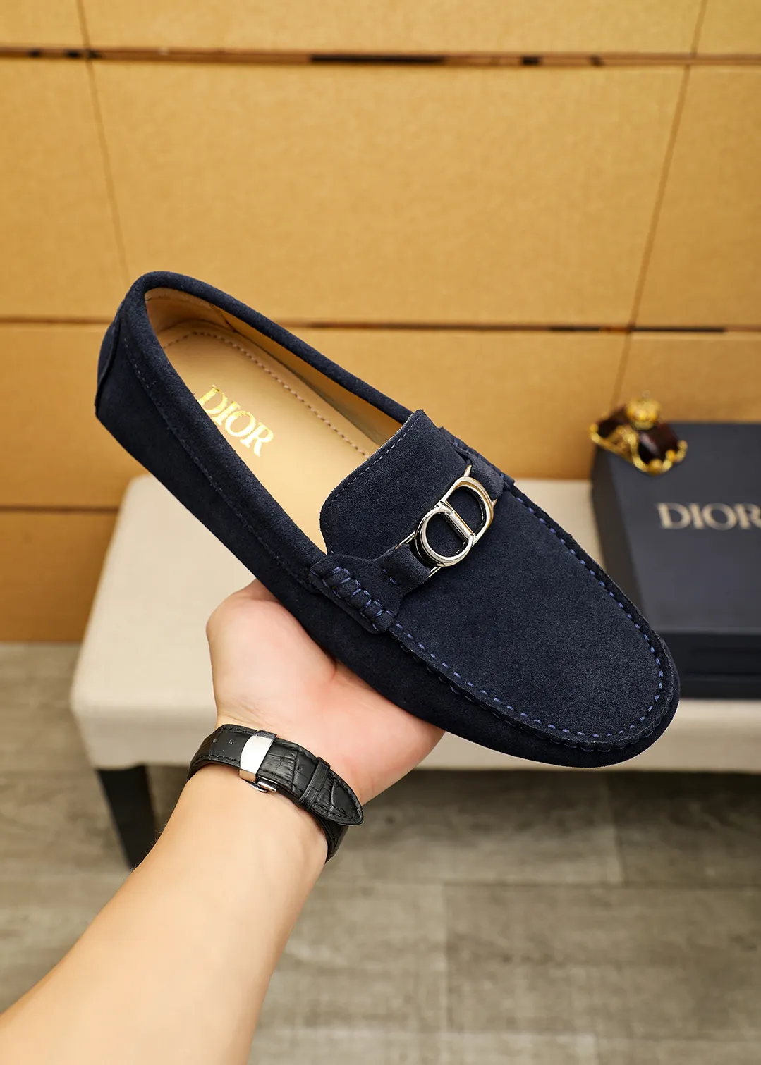Men's shoes 💰420 💐 Product trademark: Dior "Dior" Doudou shoes Regular size: 38-44 (45🉑️customized) Product materials: Selected Italian imported first-layer frosted cowhide upper + luxury hardware buckle, imported water-dyed sheep 🐑 leather lining. Strong three-dimensional visual effect, original outsole color: 3⃣️colors🉑️select